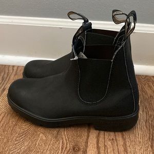 Black Blundstone 510 Classic Chelsea Boots- US W’s 7 and 8 (AU/UK 4, 5)